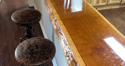 “Stay Mellow” Couples Getaway in RRG • Pet Friendly• WiFi