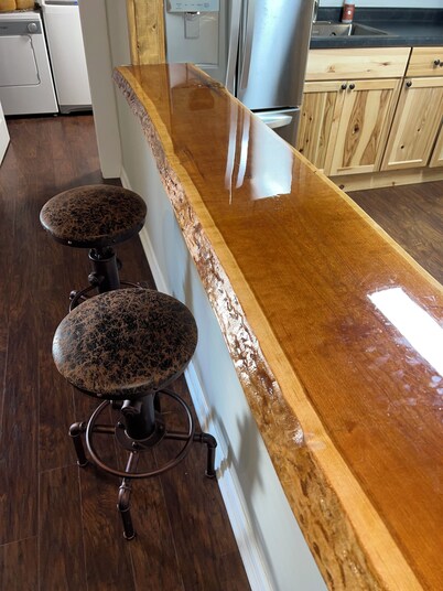 KNOTTY ESCAPE• Hikers Haven in RRG• Walk to Restaurants & Shops• Hot Tub