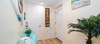 Beach getaway for 4, 2 blocks to beach. Come enjoy