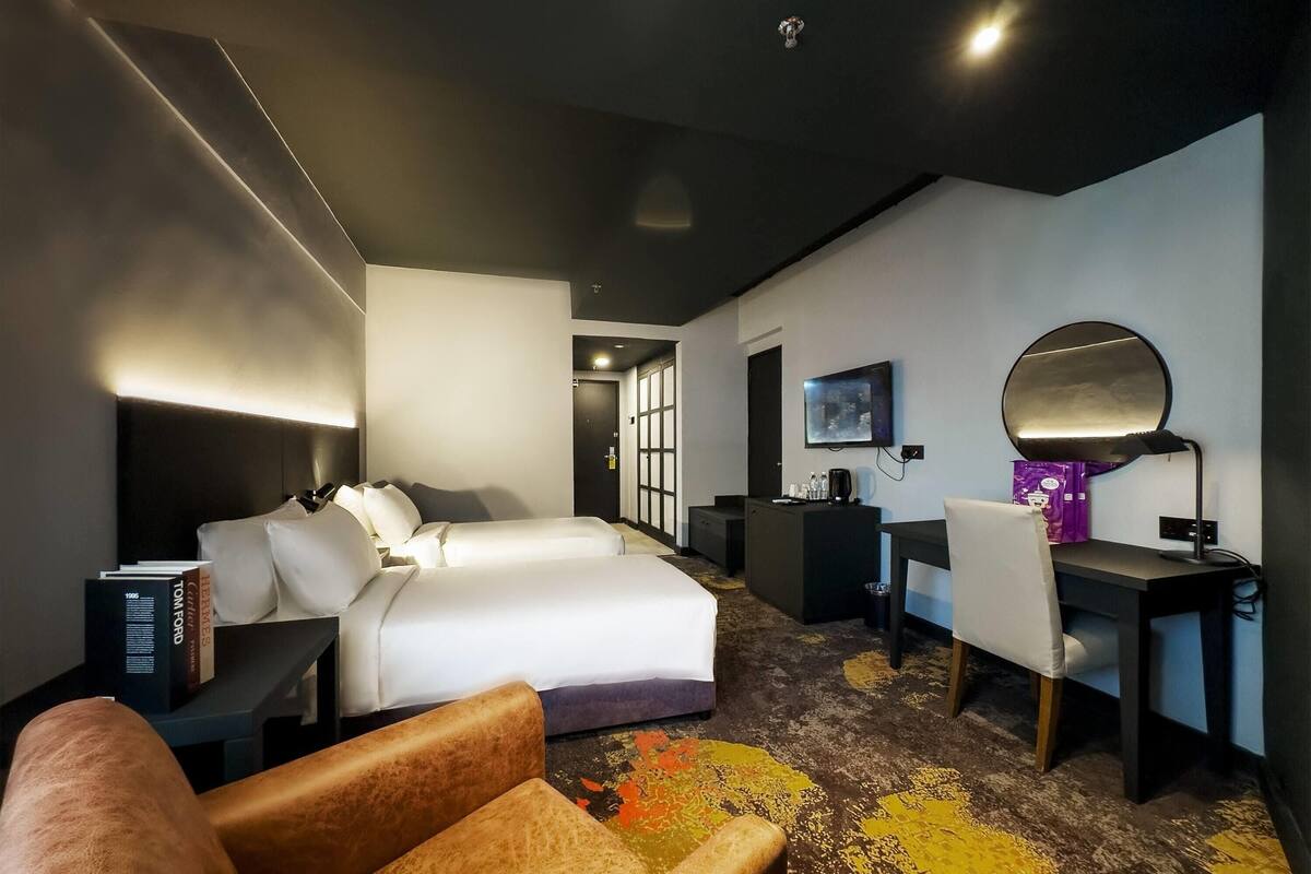 Premier Room, 2 Twin Beds | Premium bedding, in-room safe, desk, blackout drapes