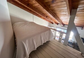 1 slaapkamer, een strijkplank/strijkijzer, wifi, beddengoed