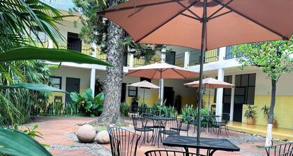 Ubicado en el centro de Morelia, a 4 cuadras de la imponente Catedral