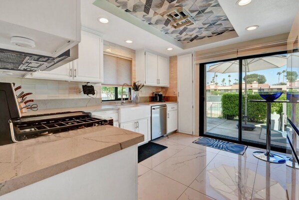 Fridge, microwave, oven, stovetop - Remodeled 3-bedroom heated pool and spa, pickleball, tennis in S. Palm Desert (Palm Desert)