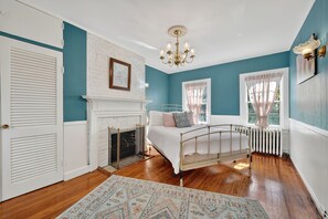 2 makuuhuonetta, silitysrauta/-lauta, vauvan matkasänky, ilmainen Wi-Fi