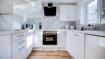 Fridge, oven