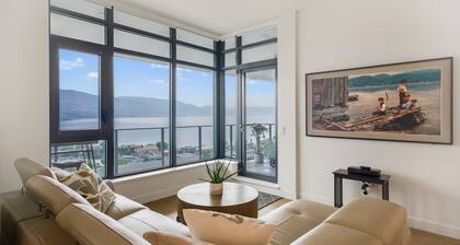 Penthouse with Panoramic Lake Views