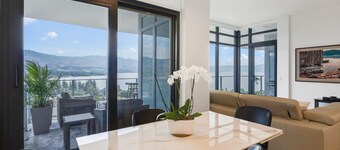 Luxury Penthouse | Lake Views + Pool + Boat Launch