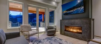 Luxurious 7BR Escape w/ Mountain Views & Privacy