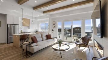 Télévision, cheminée