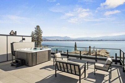 Chic West Kelowna Escape: Hot Tub & Water Views