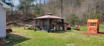 Little House Inn-Family/Pet friendly Private Home-Brimfield-2 bedroom, sleeps 8