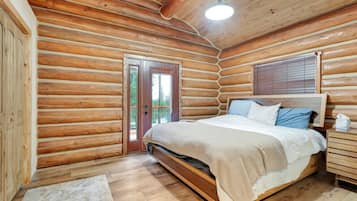 Desk, travel crib, WiFi, bed sheets