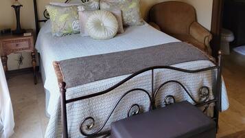 1 bedroom, internet, bed sheets