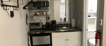 All-inclusive Studio Apartment with utilities included-Unit 3
