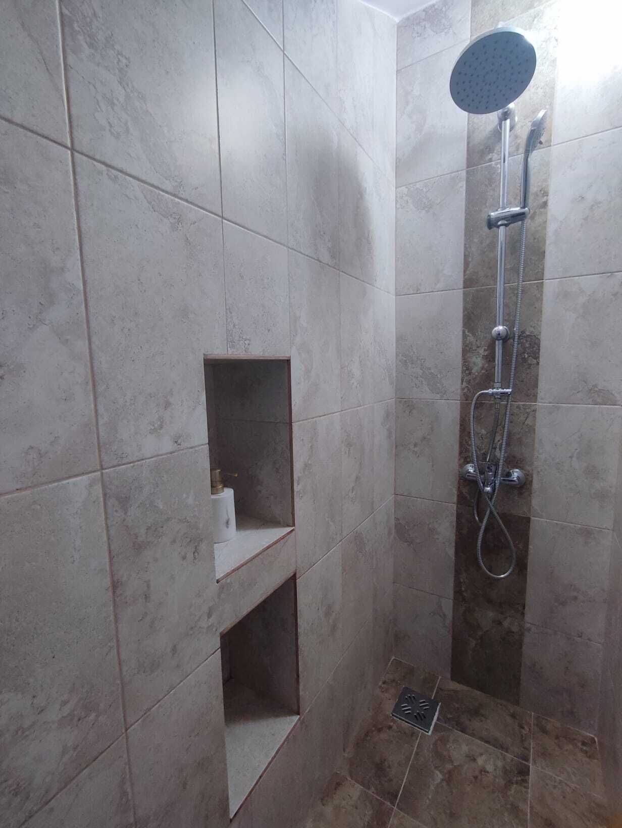 Hårføner, håndklær, såpe og toalettpapir