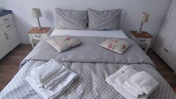1 bedroom, iron/ironing board, WiFi, bed sheets