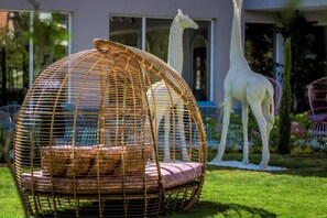 المنطقة المحيطة بالمنشأة