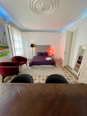 2 soverom, strykejern/-brett, internettilgang og sengetøy