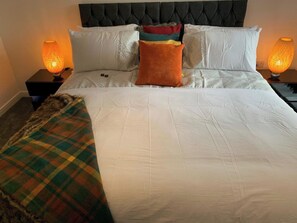 2 bedrooms, free WiFi, bed sheets - Thamesview Modern Retreat (Grays)