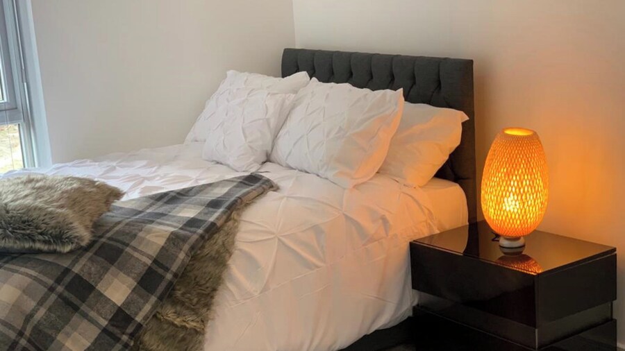 Thamesview Modern Retreat