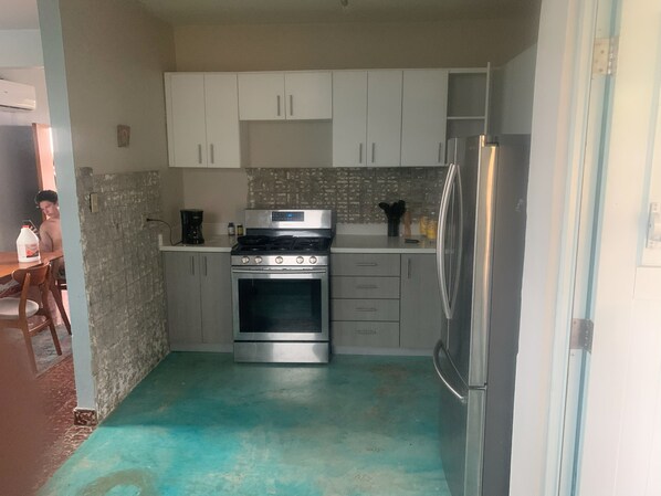 冰箱、烤箱、炉灶、茶具/咖啡用具