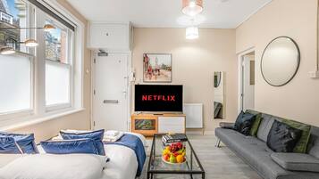 1 habitación, tabla de planchar con plancha, wifi y ropa de cama