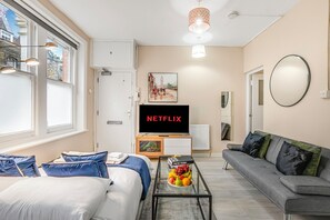 1 غرفة نوم ومكواة/لوح كي وواي فاي وملاءات أسرّة