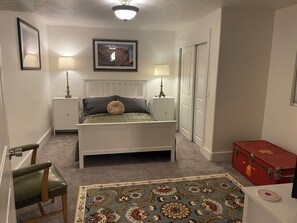 1 soverom, strykejern/-brett, internettilgang og sengetøy