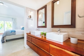 Villa – deluxe, utsikt mot golfbane | Bad