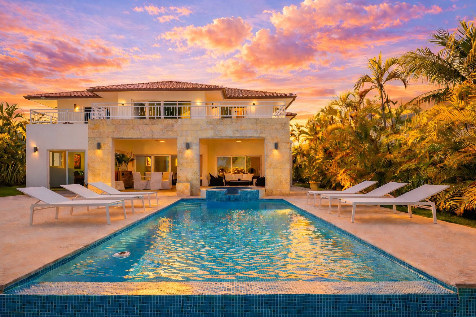 Outdoor pool, sun loungers