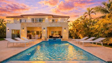 Outdoor pool, sun loungers