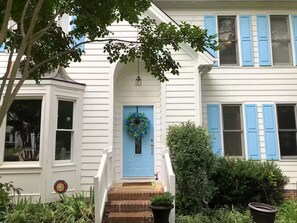 Exterior detail - Cary garden home close to SAS, RDU & RTP (Cary)