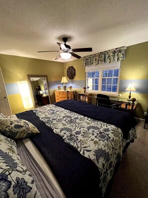 2 bedrooms, desk, iron/ironing board, free WiFi