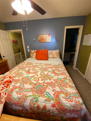 2 habitaciones, escritorio, tabla de planchar con plancha y wifi gratis