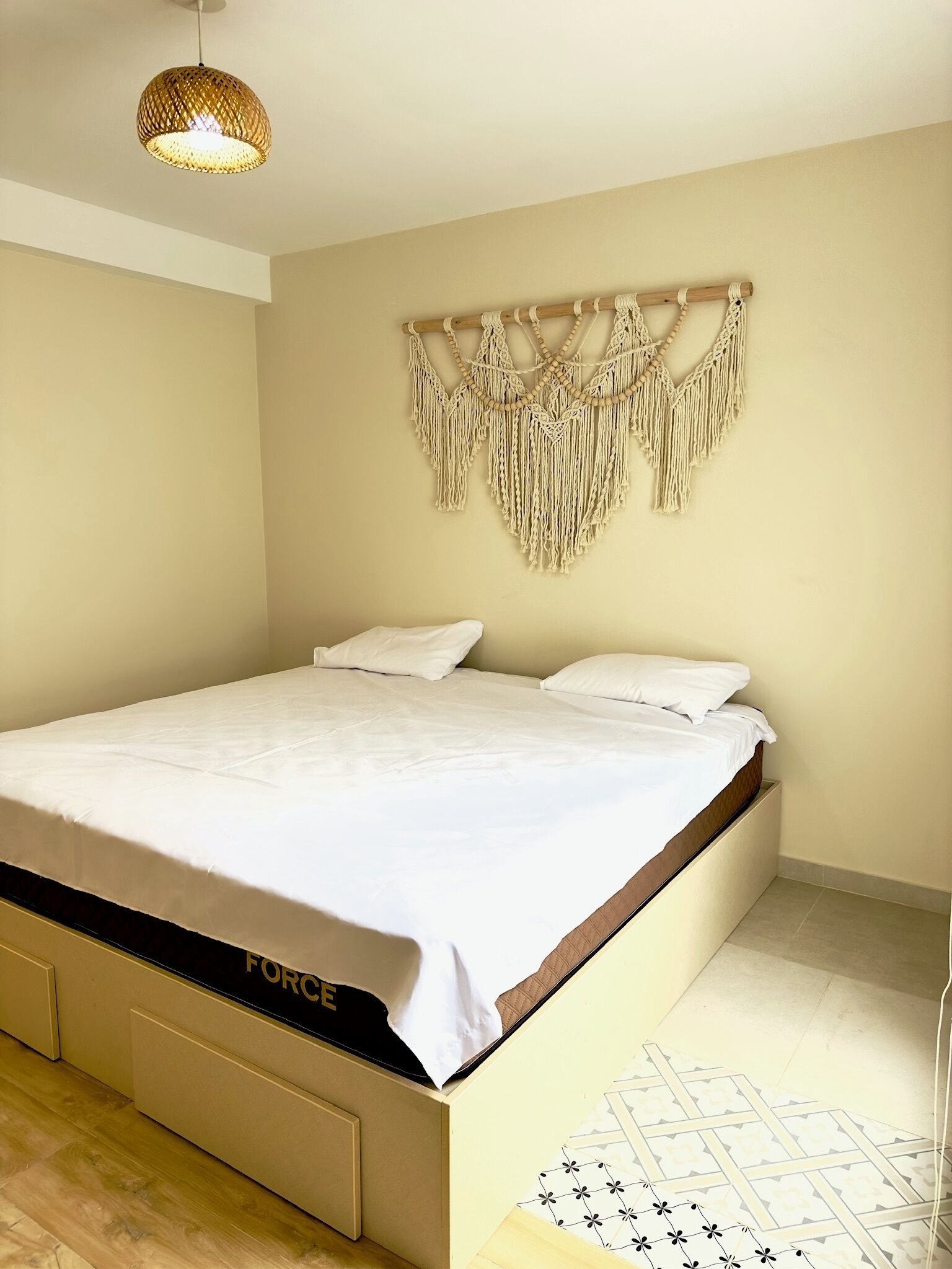 1 soverom, internettilgang og sengetøy