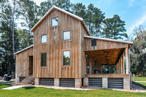 Historic lodge on historic Lake Nichols