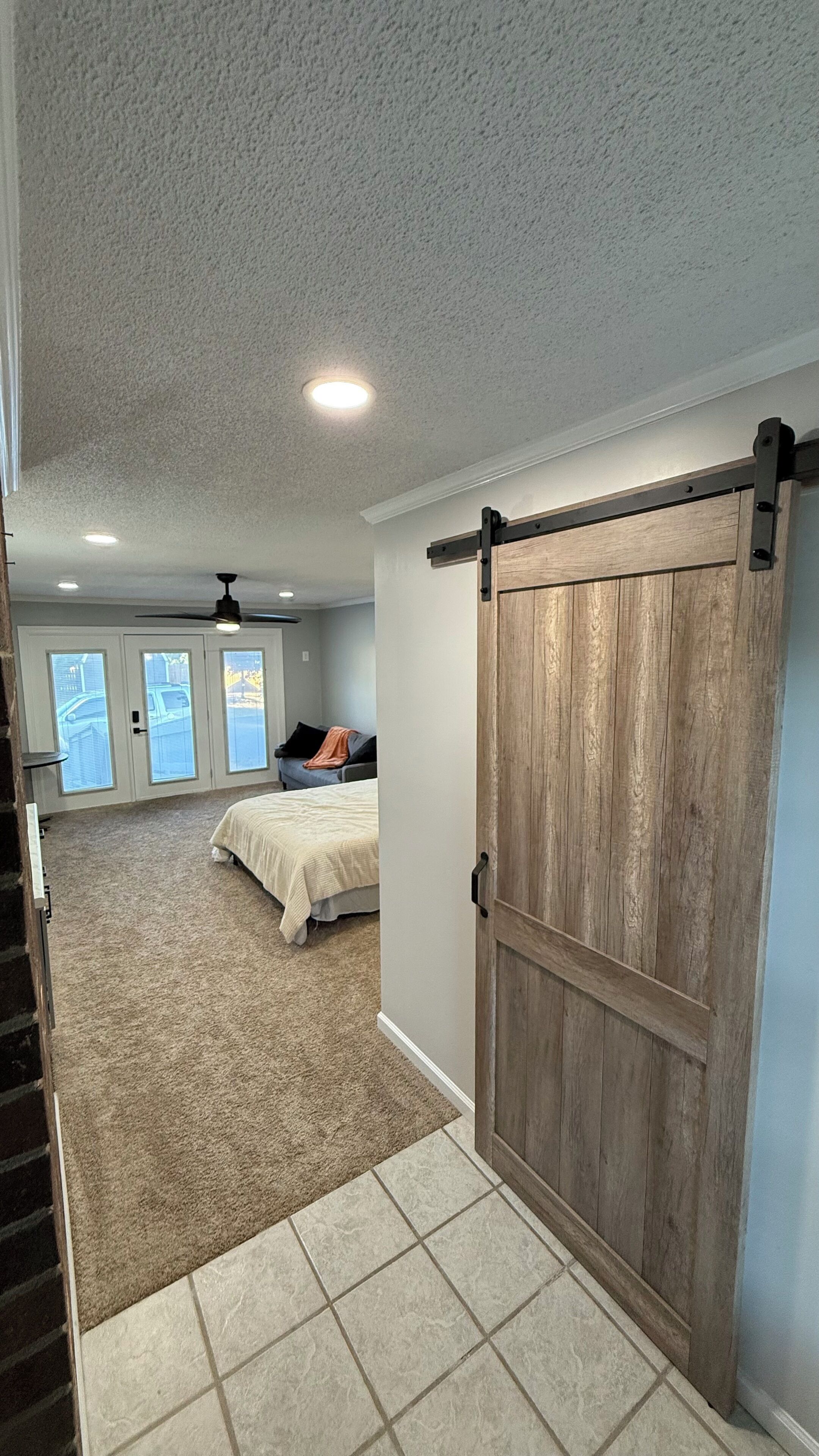 1 غرفة نوم ومكواة/لوح كي وواي فاي