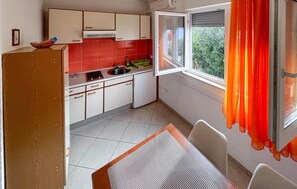Fridge, oven, dishwasher, coffee/tea maker - 1 bedroom gorgeous apartment in Duce (Duce)