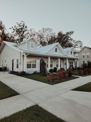 Exterior - Brand New Luxury 4/3 Duplex In Historic Downtown Plant City, Florida! (Plant City)