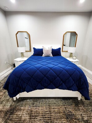 4 bedrooms, iron/ironing board, free WiFi, bed sheets - Brand New Luxury 4/3 Duplex In Historic Downtown Plant City, Florida! (Plant City)