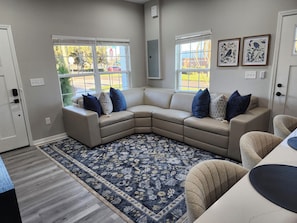 Een smart-tv en een open haard