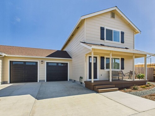 Game Time Getaway, Brand New Build, Close to Everything