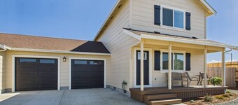 Game Time Getaway, Brand New Build, Close to Everything