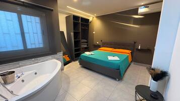1 bedroom, iron/ironing board, internet, bed sheets