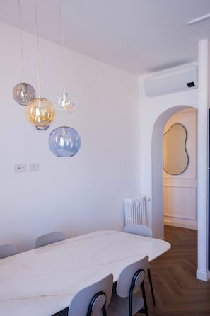 House - Colosseum Holidays - Luxury 3 Bedroom Apartment (Rome)