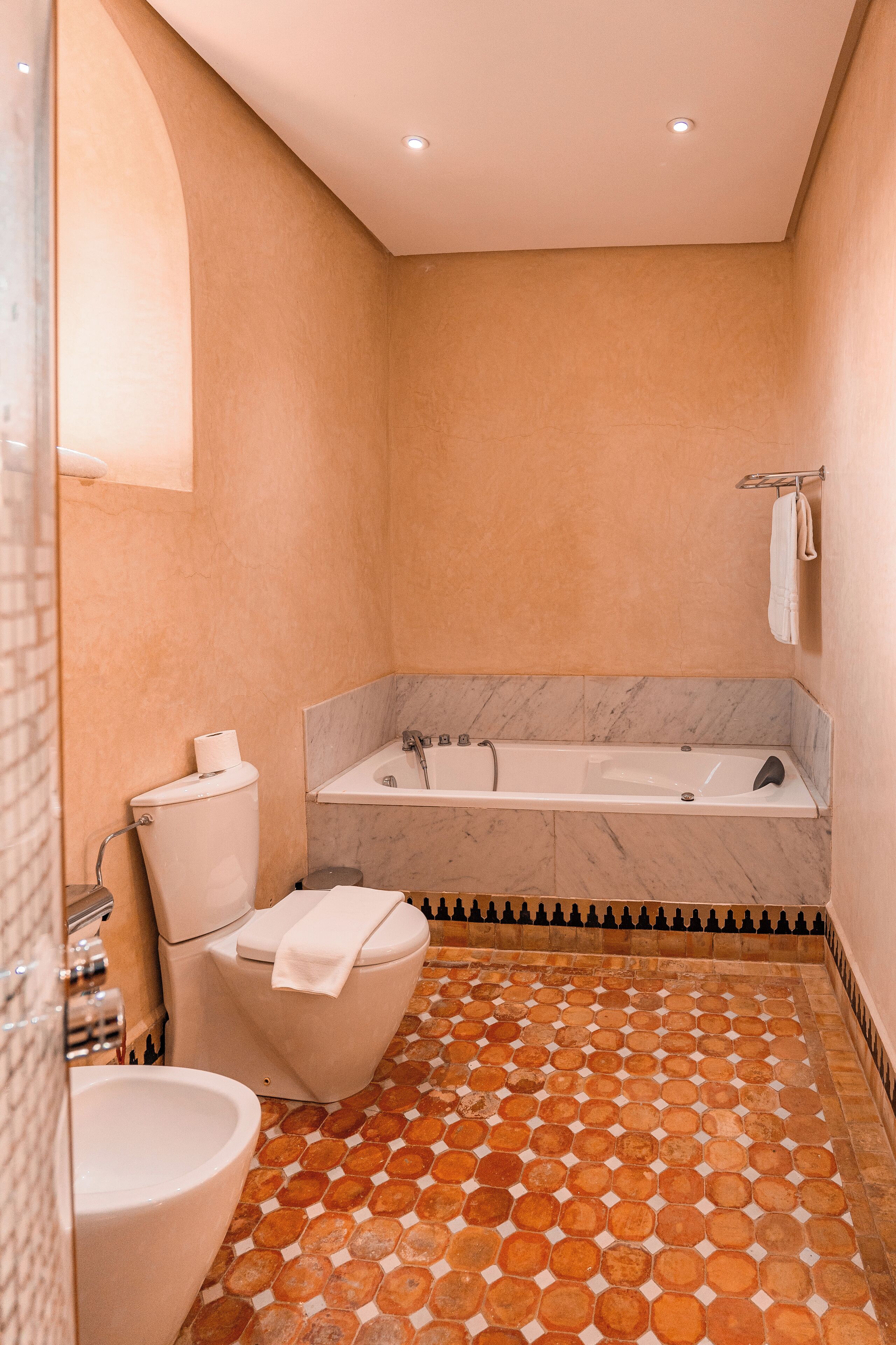 华丽双人房, 花园景观 | 浴室 | 毛巾、肥皂、洗发水、卫生纸