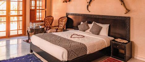 Tallelokero huoneessa, silitysrauta/-lauta, ilmainen Wi-Fi