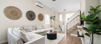 Modern & Spacious 2BR in Laval | Near Airport + Free Parking