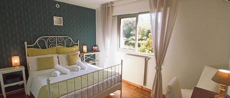 1 camera, ferro/asse da stiro, Wi-Fi, lenzuola