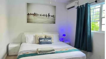 2 bedrooms, internet, bed sheets